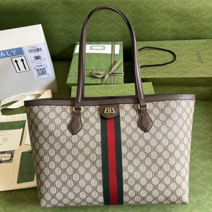  Handbag    Gucci  680125  size  38*28*14  cm