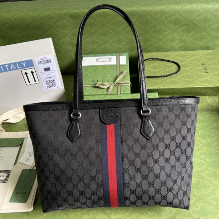  Handbag   Gucci  680125  size  38*28*14  cm