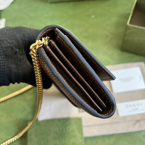  Handbag   Gucci  652681  size  19*10*3.5  cm 