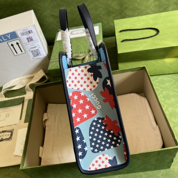  Handbag  Gucci   605614   size  28*26.5*9   cm