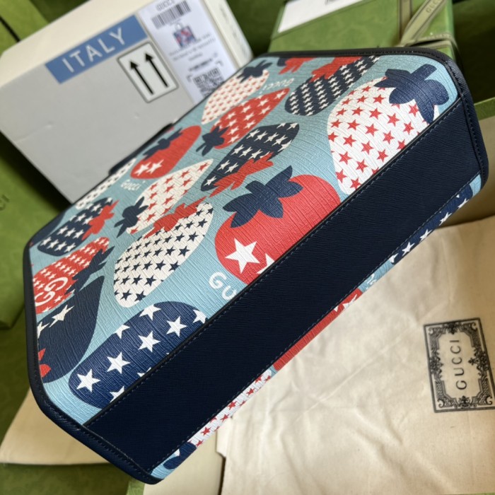  Handbag  Gucci   605614   size  28*26.5*9   cm