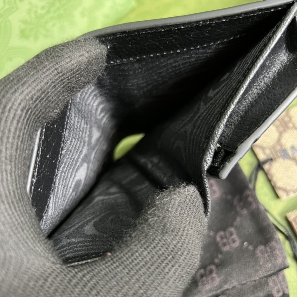  Handbag   Gucci  680385  size 10.9*7.9*2.8  cm