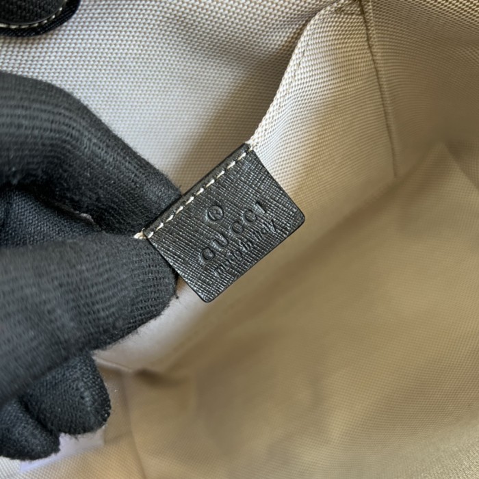  Handbag  Gucci   410812  size  21*20*10  cm