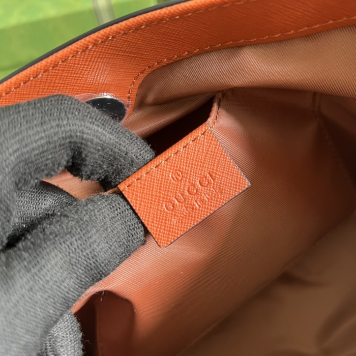  Handbag   Gucci   410812   size  21*20*10  cm