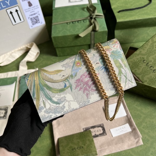  Handbag   Gucci  621892  size  19*10*4  cm