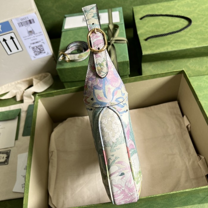  Handbag   Gucci  636709  size 28x19x4.5  cm