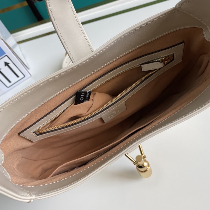  Handbag   Gucci  636709  size  27.5*19*4  cm