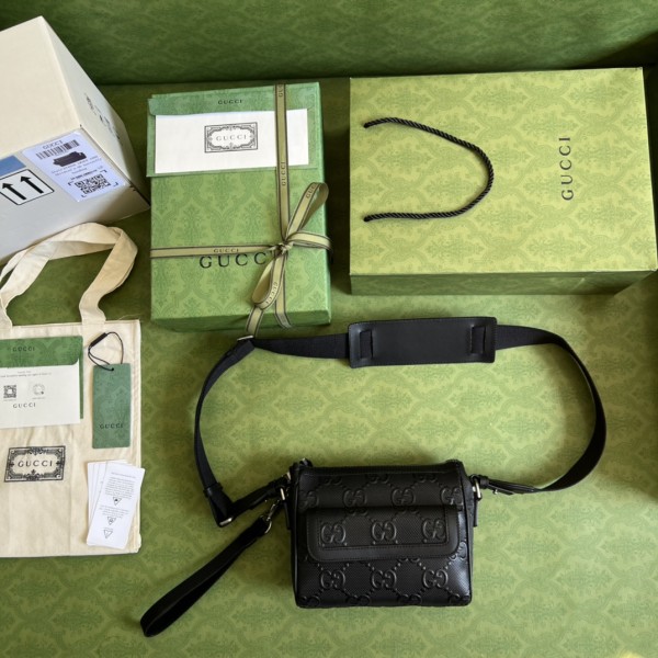  Handbag   Gucci  674058  size  20×16×7  cm