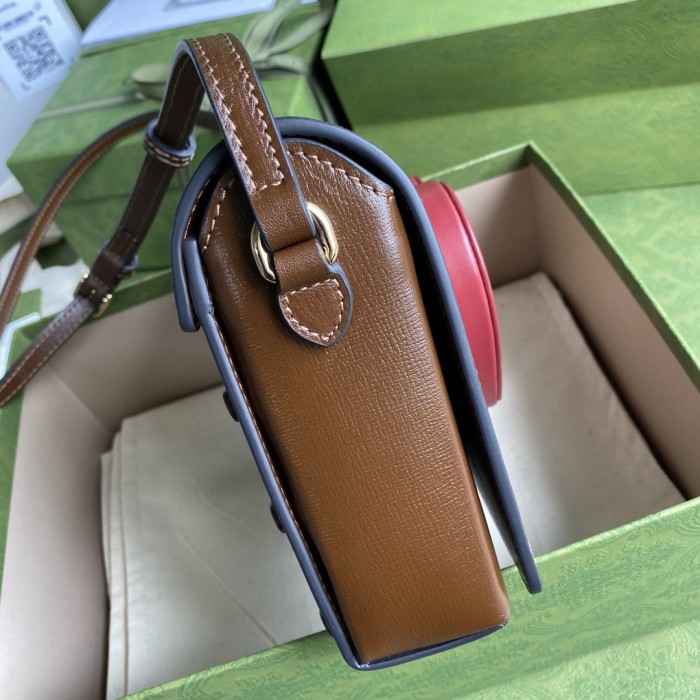  Handbag    Gucci  637048  size  20.5*15.5*6  cm