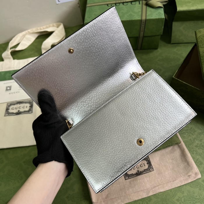 Handbag  Gucci  696817  size  19x 11x 5  cm