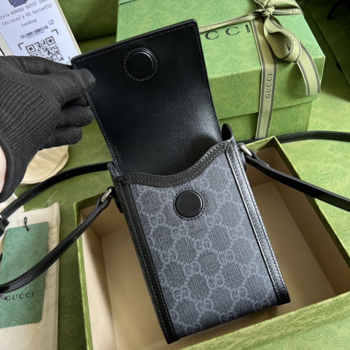  Handbag   Gucci  699402  size  11.5x 17x 4  cm