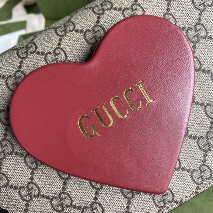  Handbag    Gucci  637048  size  20.5*15.5*6  cm