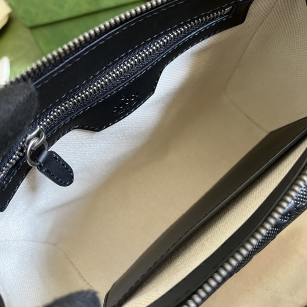  Handbag   Gucci  674058  size  20×16×7  cm