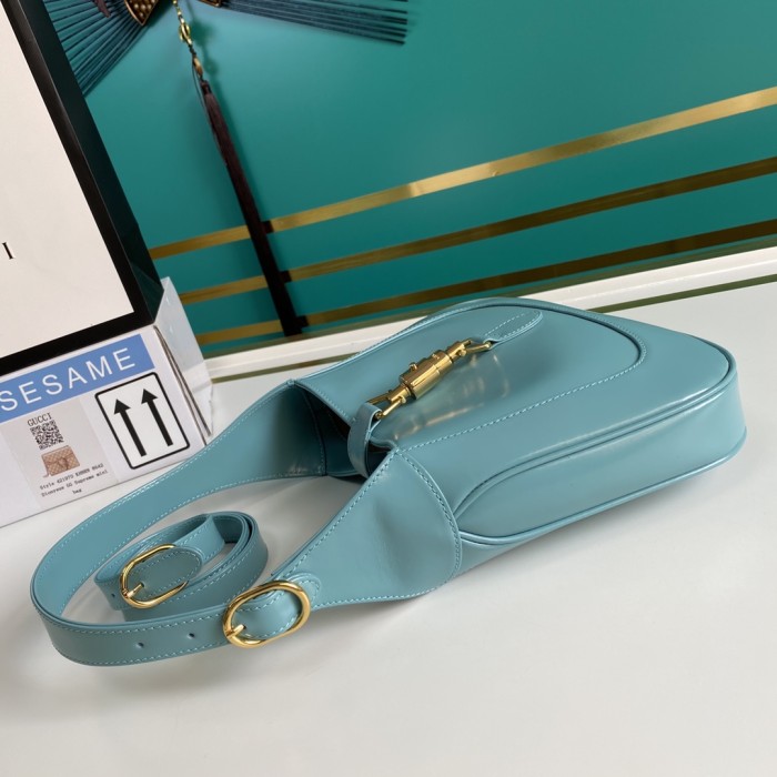 Handbag   Gucci   636709  size  27.5*19*4  cm