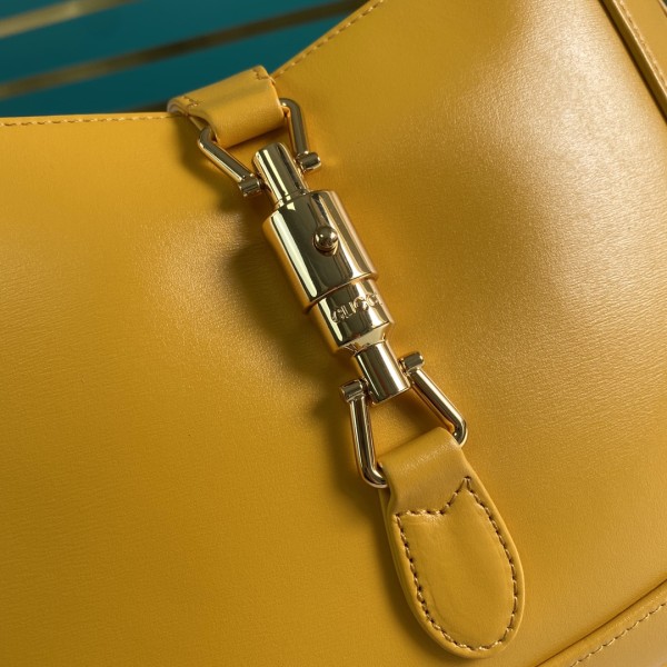  Handbag   Gucci   636709  size  27.5*19*4   cm