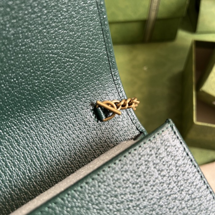 Handbag   Gucci  696817   size  19x 11x 5  cm