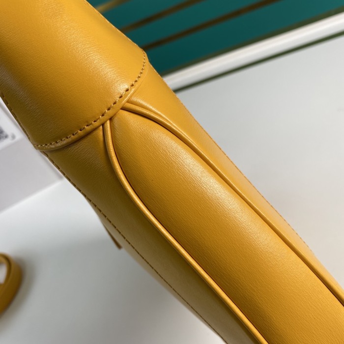  Handbag   Gucci   636709  size  27.5*19*4   cm