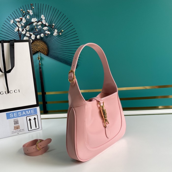  Handbag   Gucci  636709  size  27.5*19*4  cm