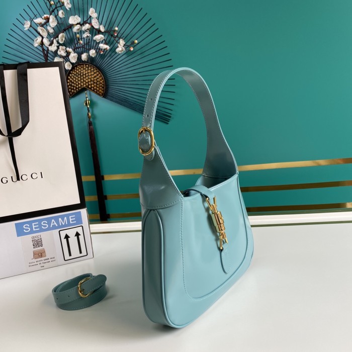 Handbag   Gucci   636709  size  27.5*19*4  cm