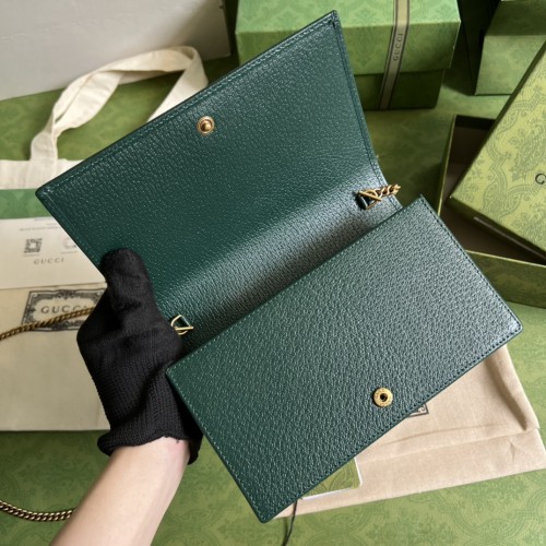 Handbag   Gucci  696817   size  19x 11x 5  cm