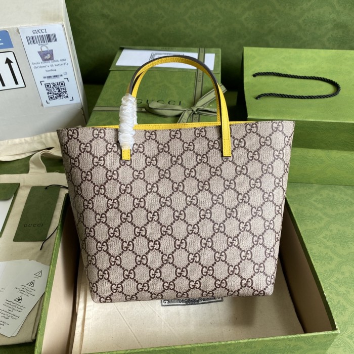  Handbag   Gucci  410812  size  21*20*1 0  cm 