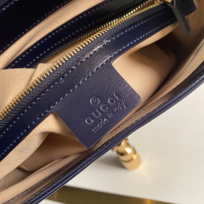  Handbag   Gucci  636709  size  27.5*19*4.5  cm