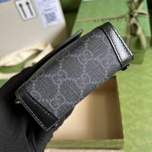  Handbag   Gucci  699402  size  11.5x 17x 4  cm