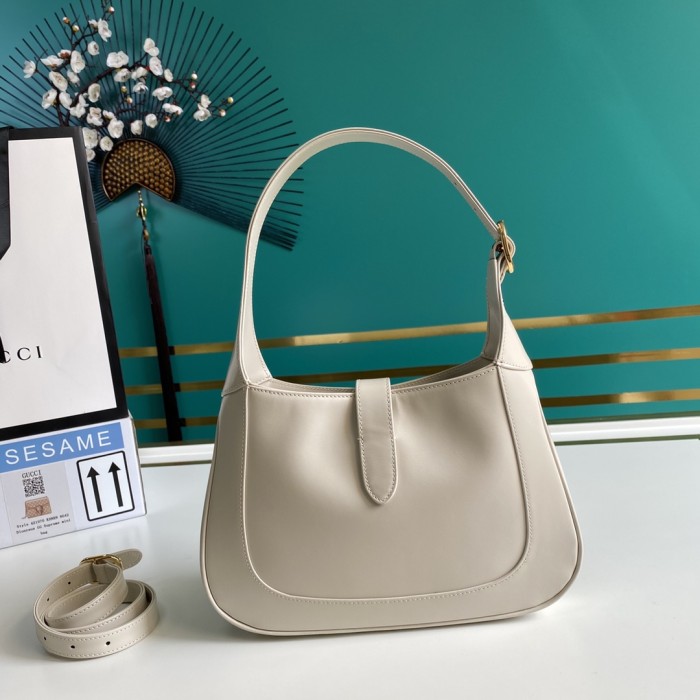  Handbag   Gucci  636709  size  27.5*19*4  cm