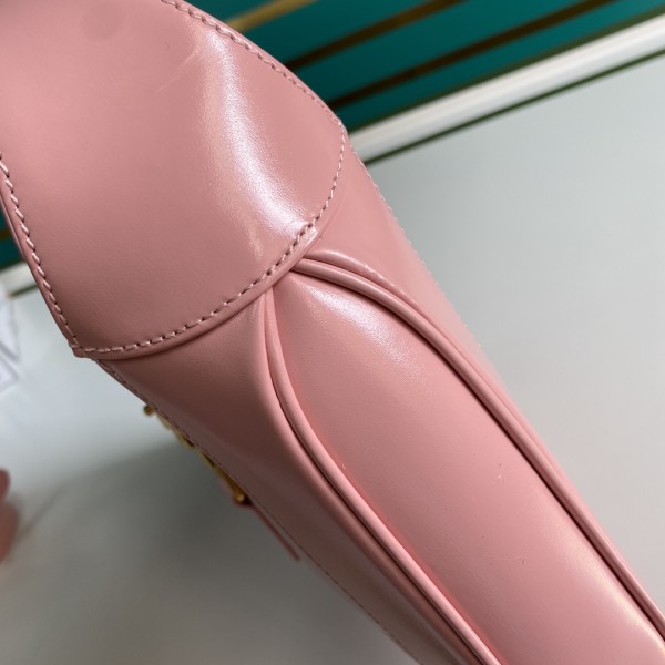  Handbag   Gucci  636709  size  27.5*19*4  cm