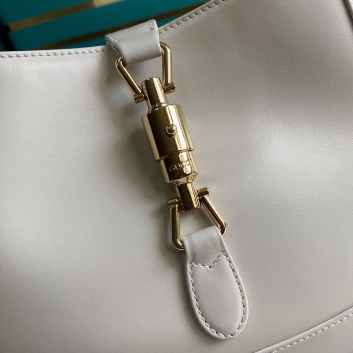  Handbag   Gucci  636709  size  27.5*19*4  cm