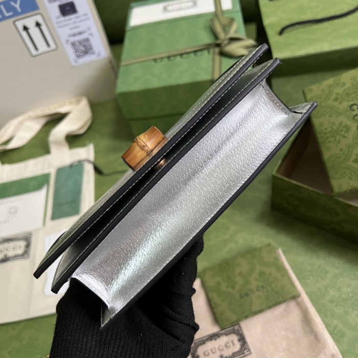 Handbag  Gucci  696817  size  19x 11x 5  cm