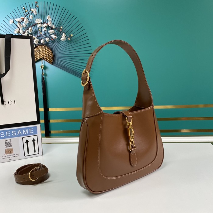  Handbag   Gucci   636709  size  27.5*19*4   cm