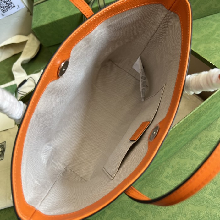  Handbag    Gucci  410812  size  21*20*10  cm 