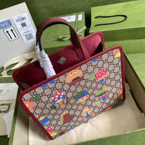 Handbag  Gucci  605614   size  28*26*9  cm