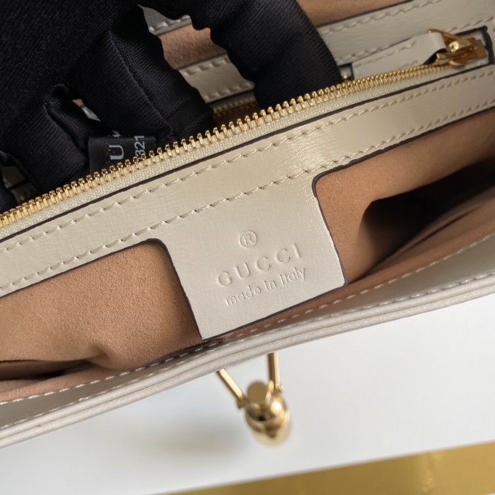  Handbag   Gucci  636709  size  27.5*19*4  cm