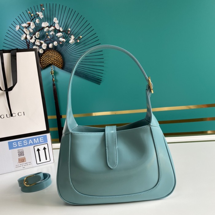 Handbag   Gucci   636709  size  27.5*19*4  cm