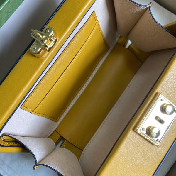  Handbag   Gucci   658230  size  17*10*5.5  cm