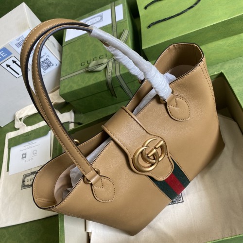  Handbag    Gucci   652680  size  28*26*8.5  cm