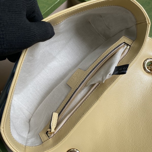  Handbag    Gucci   443497  size  26*15*7  cm 