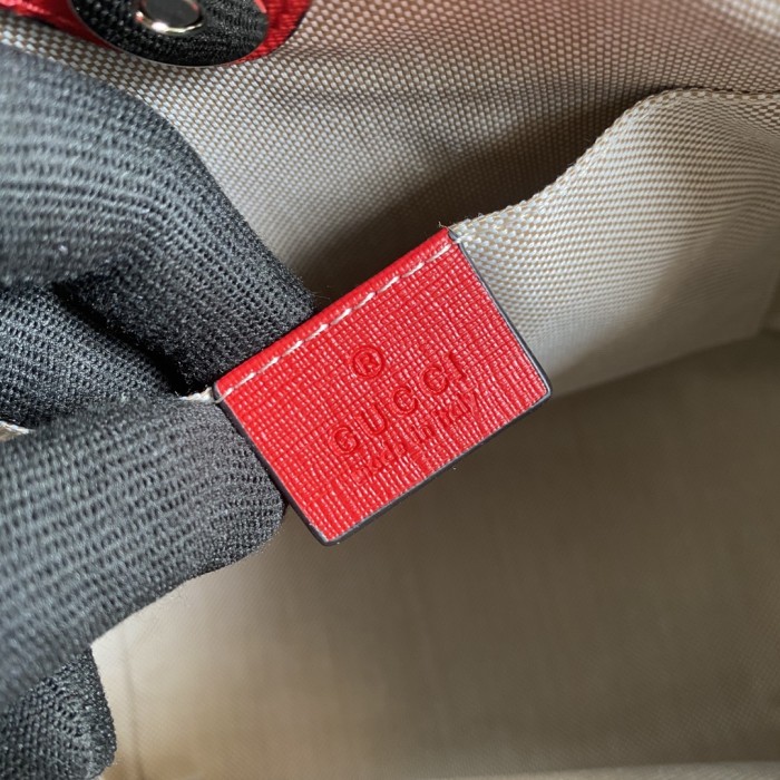  Handbag   Gucci  410812  size  21*20*10   cm