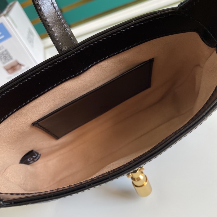  Handbag   Gucci   637091  size  19*13*3   cm