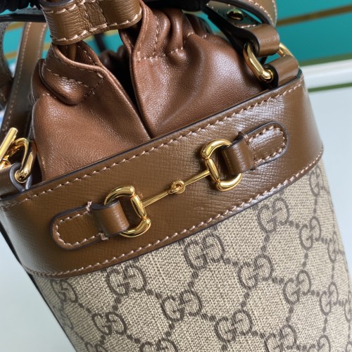  Handbag   Gucci   637115  size  14*16*14   cm