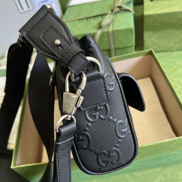  Handbag   Gucci  674058  size  20×16×7  cm