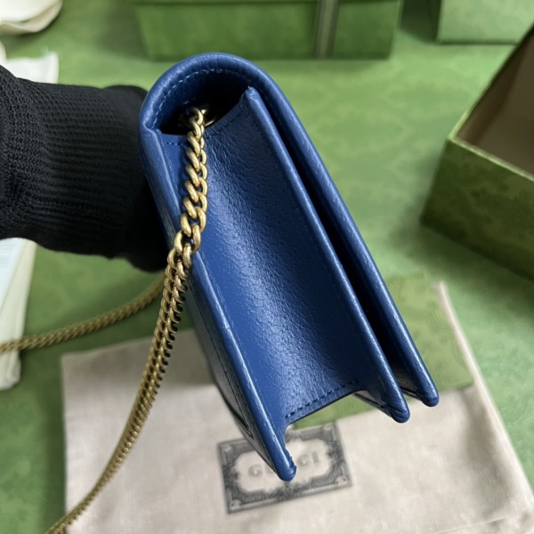  Handbag   Gucci  696817   size  19x 11x 5  cm