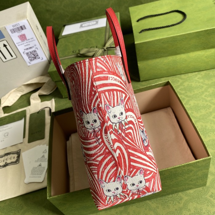  Handbag  Gucci  410812   size  21*20*10  cm