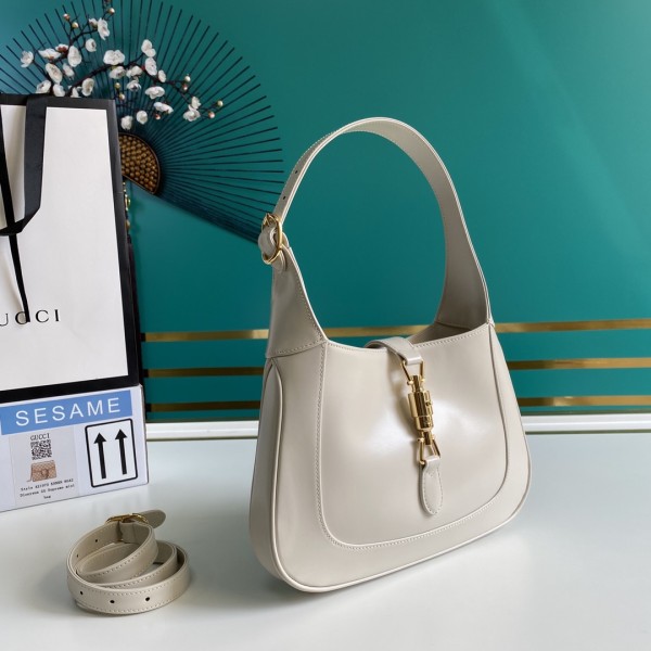  Handbag   Gucci  636709  size  27.5*19*4  cm