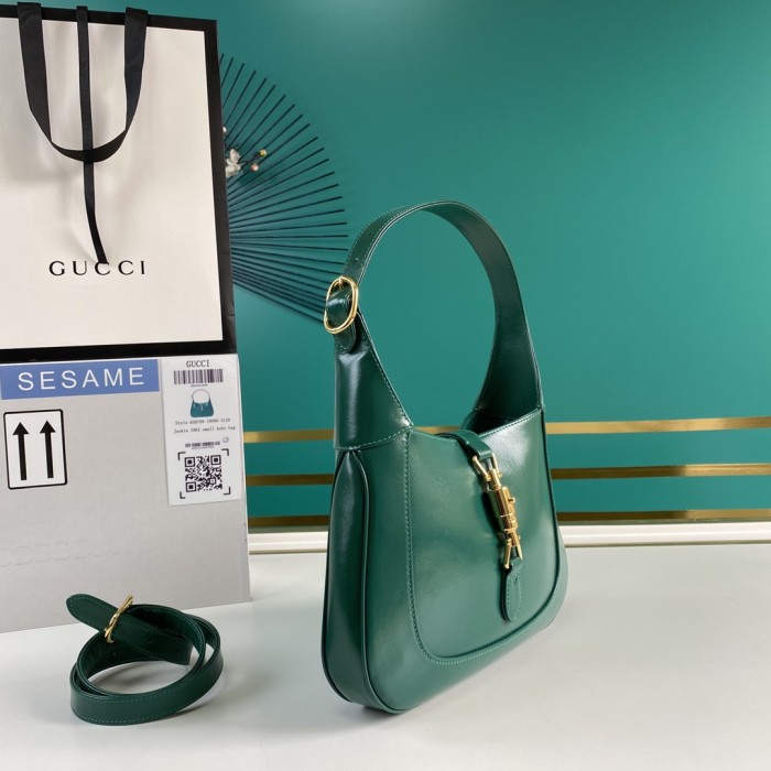  Handbag  Gucci   636709  size  27.5*19*4  cm