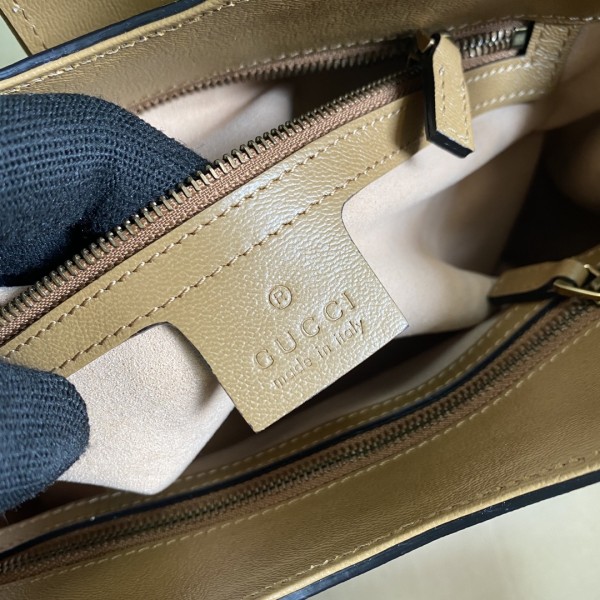  Handbag   Gucci   658450  size  25*19*11  cm