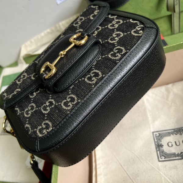  Handbag   Gucci  658574  size   20.5x14x5  cm
