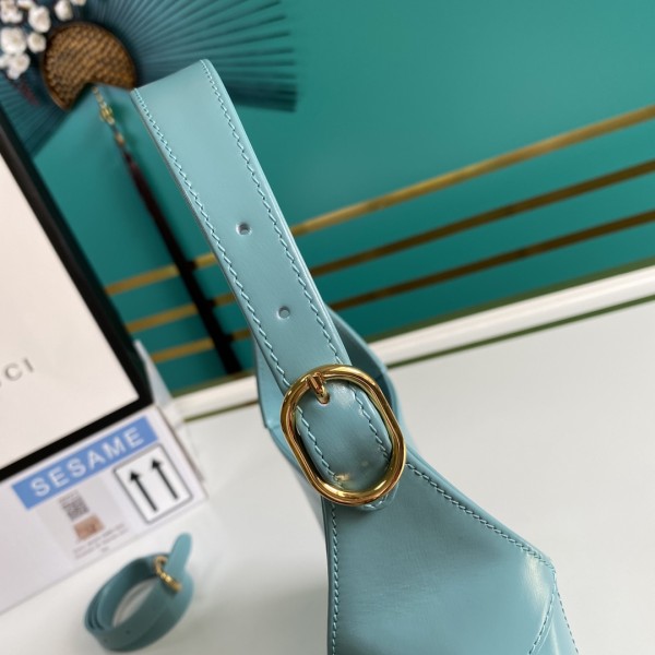 Handbag   Gucci   636709  size  27.5*19*4  cm